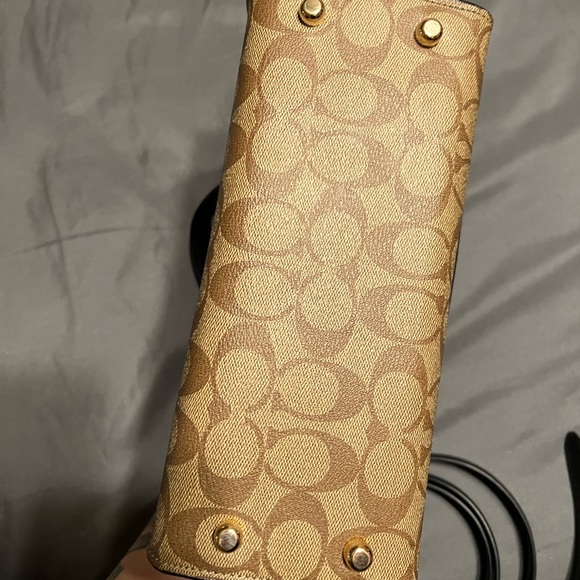 *SOLD* Coach tilly top handle - Picture 4 of 10